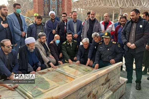 حرکت دسته عزاداری به‌مناسبت شهادت حضرت فاطمه زهرا(س) در شهرستان قرچک