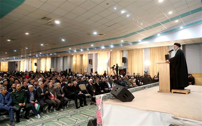 دولت همه توان و همت خود را صرف حل مشکلات اقتصادی کشور خواهد کرد