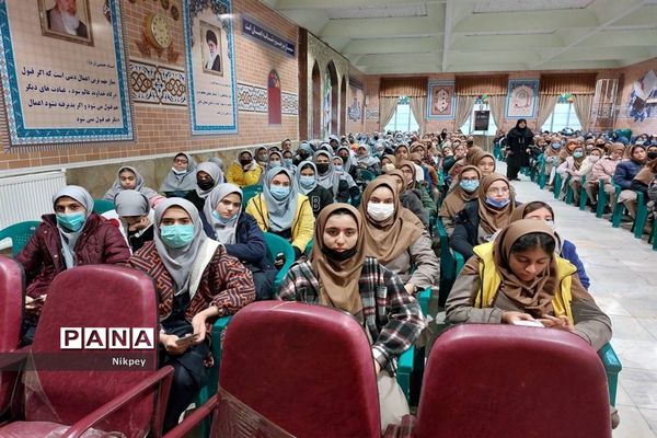 گرامیداشت سالروز شهادت حضرت فاطمه زهرا(س) در دبیرستان شاهد حجاب منطقه ۱۳