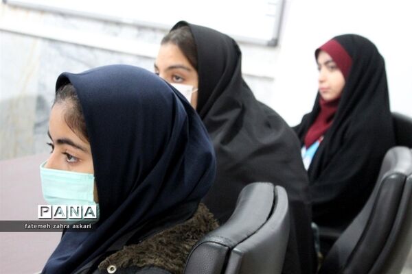 نشست مجلس دانش‌آموزی دختران شهرستان گلوگاه