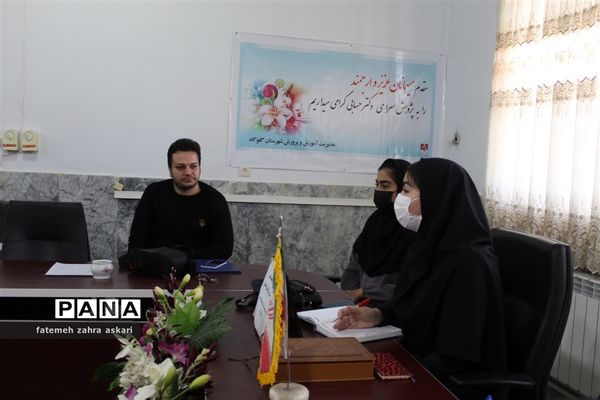 نشست مجلس دانش‌آموزی دختران شهرستان گلوگاه