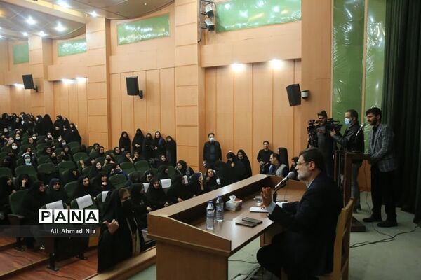 حضورمعاون رئیس‌جمهوری در جمع دانشجویان دانشگاه آزاد اسلامی قم