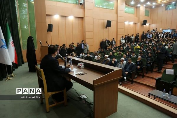 حضورمعاون رئیس‌جمهوری در جمع دانشجویان دانشگاه آزاد اسلامی قم