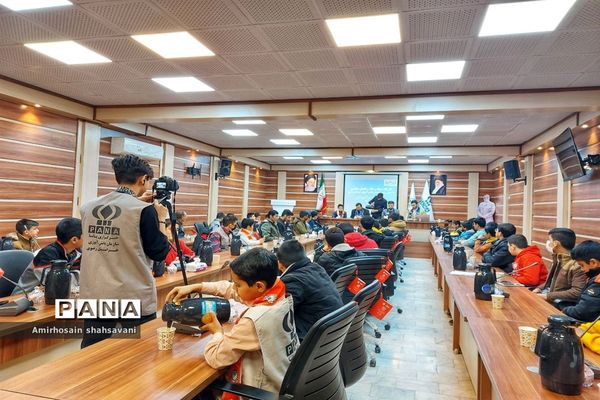 کارگاه سواد رسانه و فضای مجازی پسران خبرنگار مشهد مقدس