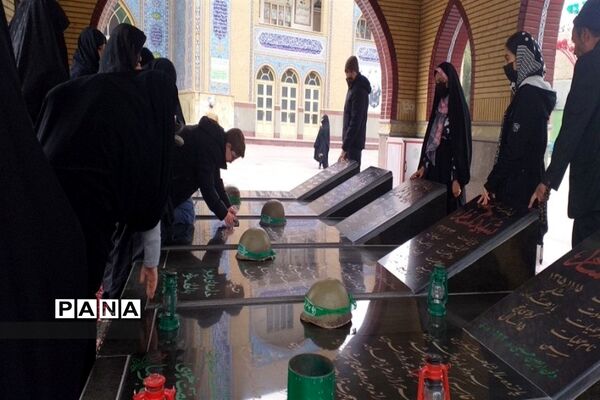 زیارت قبور شهدای گمنام در پاکدشت