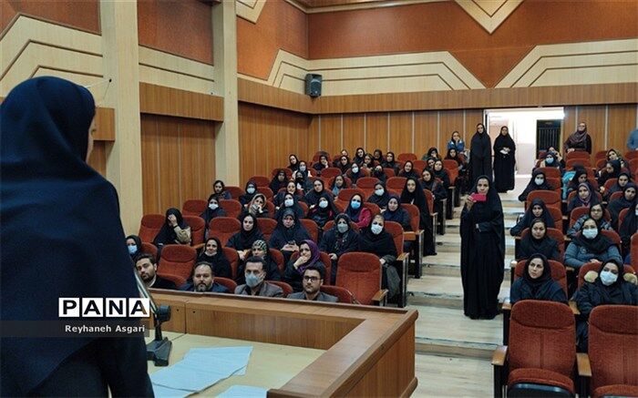 برگزاری کارگاه تخصصی، ویژه مربیان مراکز پیش‌دبستانی در شهرستان ورامین