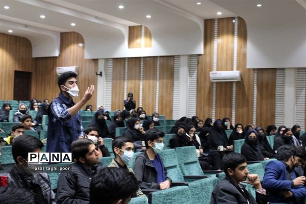 دوره تخصصی خبرنگاری و سواد رسانه‌ای