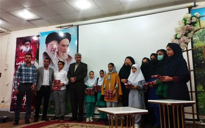 مراسم تجلیل از برگزیدگان مسابقات فرهنگی هنری گتوند برگزار شد