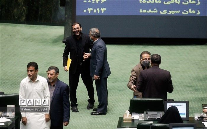 مستمری متوفی به فرزندان ذکور محصل ‌پرداخت می‌شود