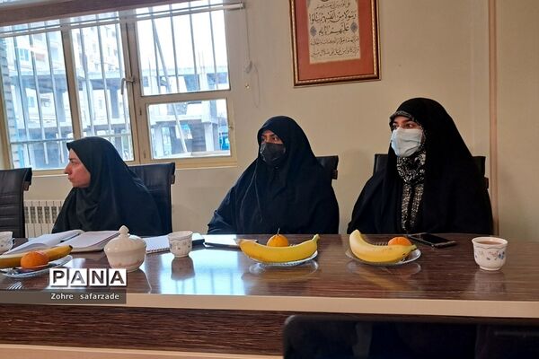 گفتگوی تخصصی معاون پرورشی اداره‌کل آموزش و پرورش شهرستان‌های استان تهران با کارکنان تربیتی رودهن
