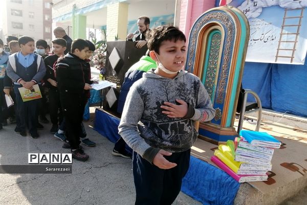 برگزاری مراسم  «پله پله تا نور» با هدف ترویج اهدای کتاب به مساجد در ناحیه ۲ اهواز