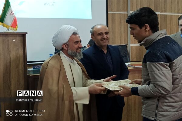 تقدیر از دانش‌آموزان برتر و برگزیده استثنایی قزوین