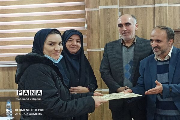 تقدیر از دانش‌آموزان برتر و برگزیده استثنایی قزوین