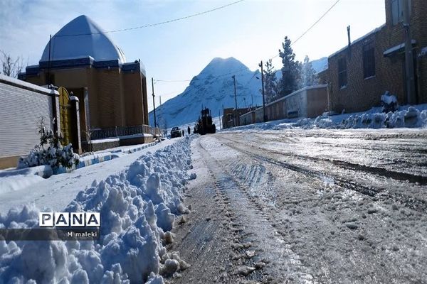 بارش اولین برف پاییزی در شهرستان میبد