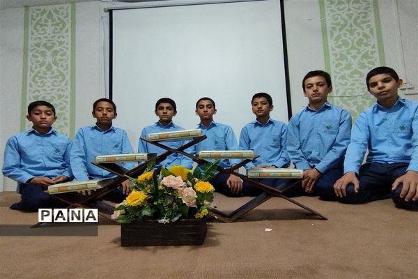 برگزاری محفل انس با قرآن در شهرستان خلیل‌آباد