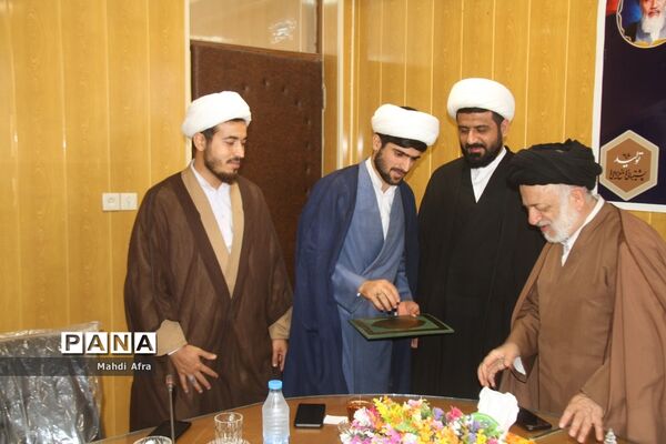 مراسم تکریم و معارفه مسئول اتحادیه انجمن های اسلامی دانش‌آموزان شهرستان بهبهان