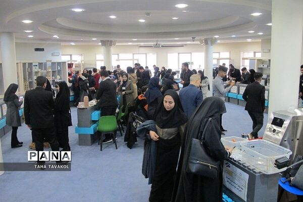 نمایشگاه دستاوردهای پژوهشی دانش‌آموزان در پارک فناوری پردیس