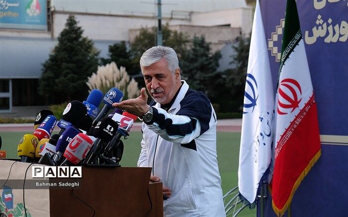 وزیر ورزش: بحث پاداش فوتبالیست‌ها جداست