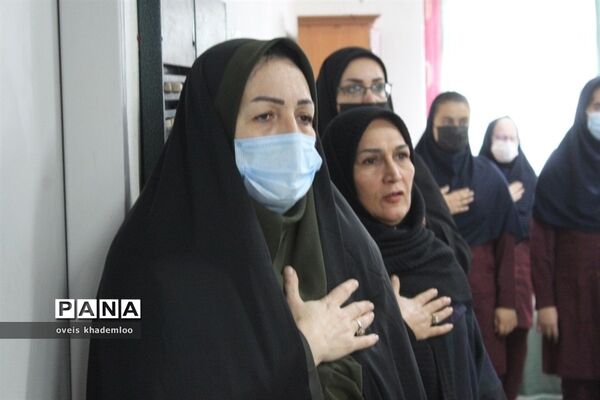 کرسی تلاوت قرآن کریم در دبیرستان عصمت گلوگاه