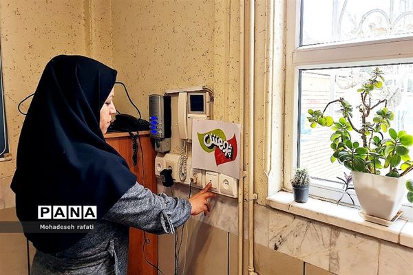 نواختن زنگ پژوهش در آموزشگاه نمونه دولتی فرهنگ ام‌ابیها (س)