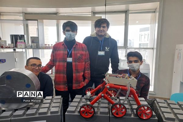 حضور دانش‌آموزان پژوهشگر ملارد در پارک علم و فناوری پردیس