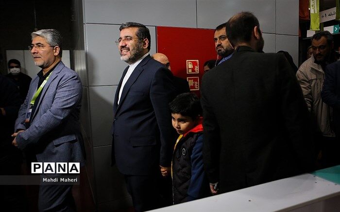 جشنواره فجر با قدرت برگزار می‌شود