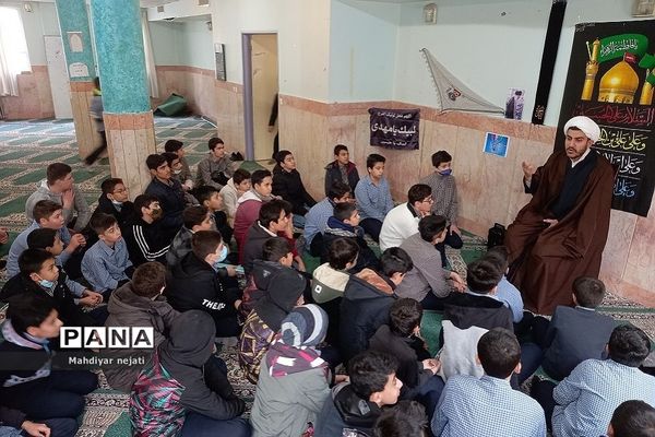 برگزاری کلاس‌های بصیرتی در ایام فاطمیه در مدارس رودهن