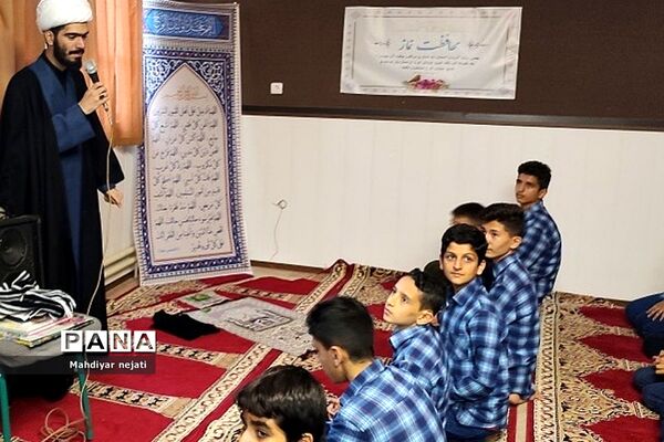 برگزاری کلاس‌های بصیرتی در ایام فاطمیه در مدارس رودهن