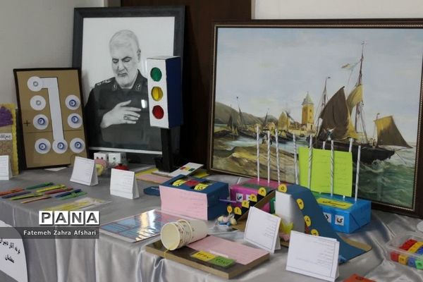 نمایشگاه دستاوردهای پژوهشی دانش‌آموزان شهرستان سمنان