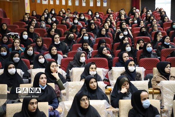 برگزاری همایش موسسان، مدیران و مربیان کودکستان‌های نواحی سه گانه کرمانشاه