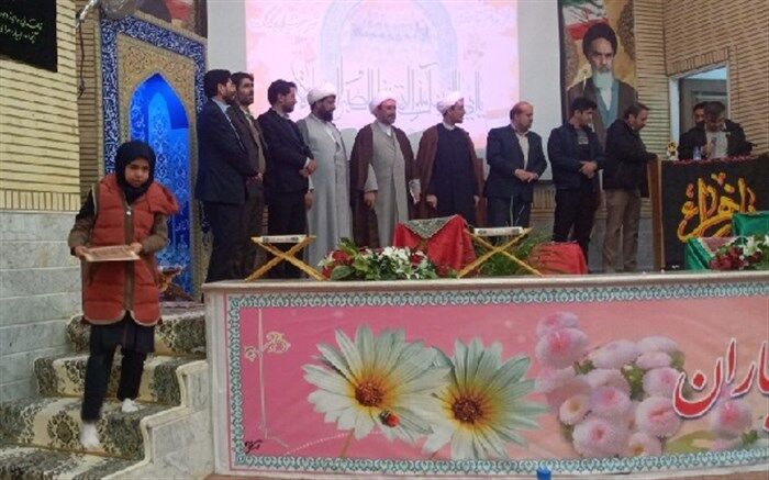 دانش آموزان فعال در حوزه نماز تجلیل شدند