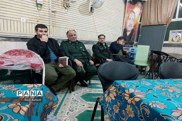 نشست صمیمانه بررسی مشکلات محلات ۱۸ گانه منطقه ۱۸ شهر تهران