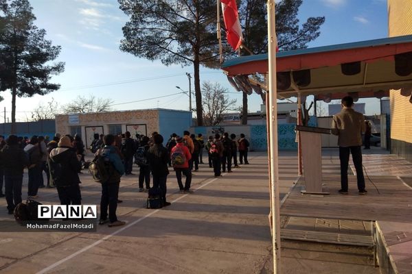 بازدید مدیر آموزش و پرورش خلیل‌آباد از اجرای طرح مدام در دبیرستان رئیس‌زاده