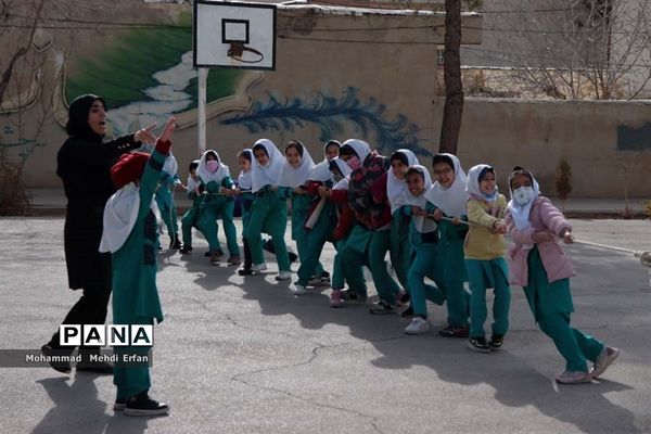 جنگ جوانه‌ها در مدارس شهرستان آباده