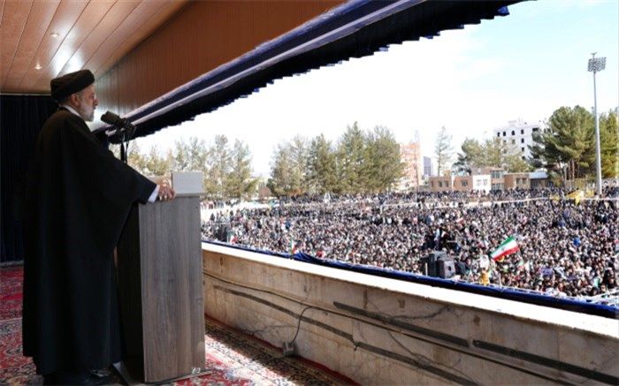 هرگز با تحریم و فشار دشمنان متوقف نخواهیم شد