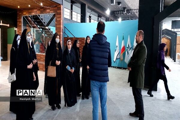 اردوی راهیان پیشرفت و بازدید دانش‌آموزان بسیجی از کارخانه نوآوری شیراز