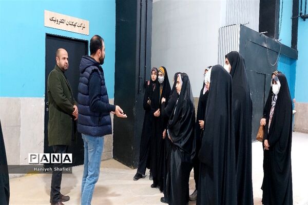اردوی راهیان پیشرفت و بازدید دانش‌آموزان بسیجی از کارخانه نوآوری شیراز