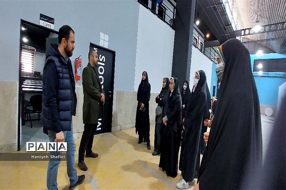 اردوی راهیان پیشرفت و بازدید دانش‌آموزان بسیجی از کارخانه نوآوری شیراز