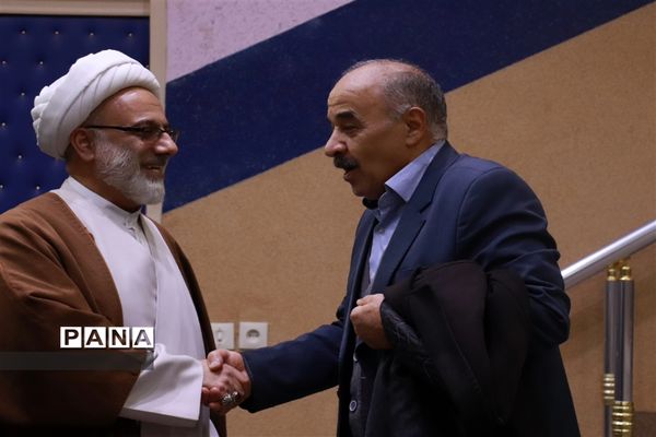 جلسه شورای اداری اداره‌کل آموزش و پرورش آذربایجان شرقی