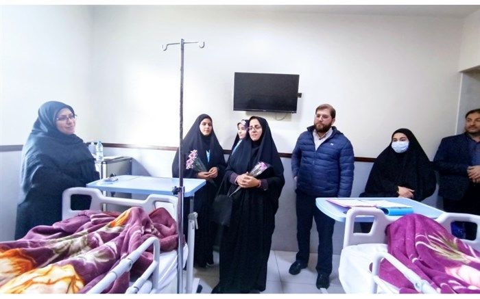 عیادت مسئولان آموزش و پرورش قم از دانش‌آموزان مسموم شده هنرستان نور