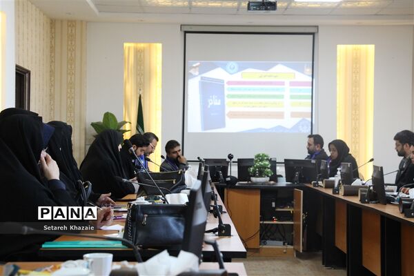نشست تبیین طرح ملی مفاخر خراسان رضوی در ناحیه6