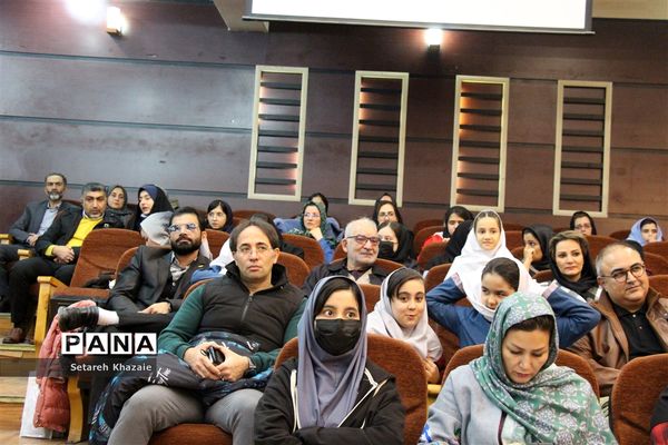 جشن دختران افتخارآفرین مدارس غیردولتی مشهد