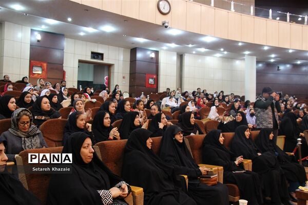 جشن دختران افتخارآفرین مدارس غیردولتی مشهد