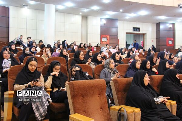جشن دختران افتخارآفرین مدارس غیردولتی مشهد