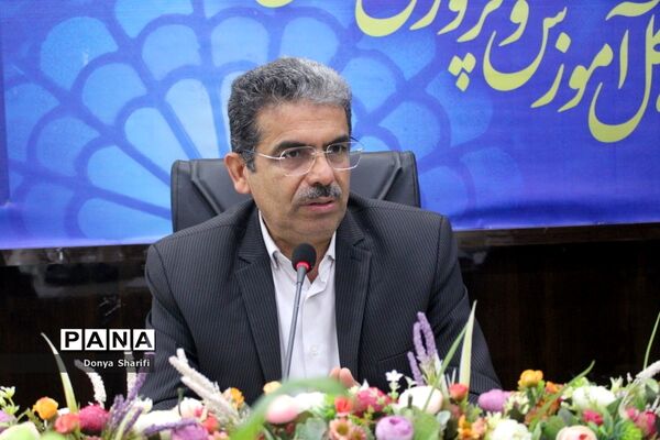 نشست هم‌اندیشی معاونان پرورشی و تربیت‌بدنی شهرستان‌ها و مناطق آموزش و پرورش استان بوشهر