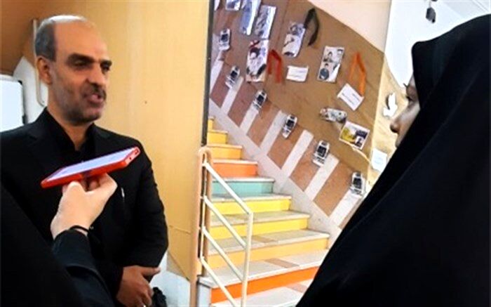 مطالعه کتاب از بهترین راه های آشنایی نوجوانان با فرهنگ شهادت است