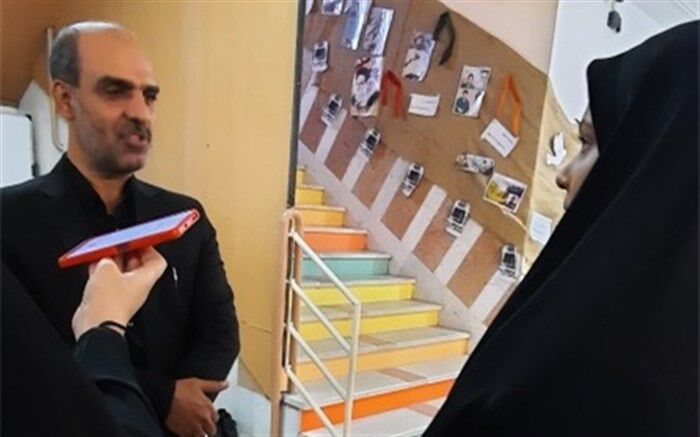 مطالعه کتاب از بهترین راه های آشنایی نوجوانان با فرهنگ شهادت است