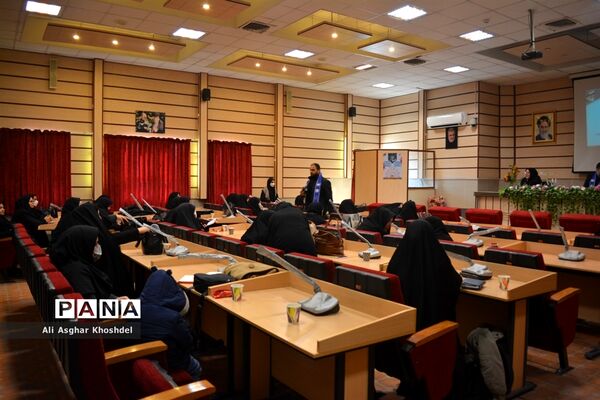 نشست طرح ملی مفاخر استان خراسان‌رضوی