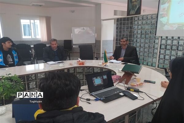 نشست مدیر سازمان دانش‌آموزی استان اصفهان با اعضای مجلس دانش آموزی و خبرگزاری پانای شهرستان گلپایگان