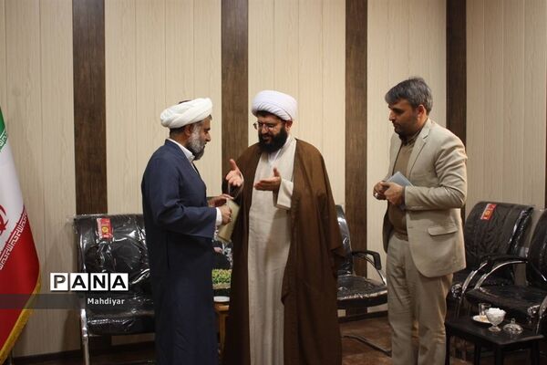 جلسه کمیته فرهنگی در دفتر امام جمعه بخش جوادآباد
